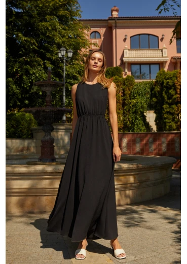 Sukienka maxi z odkrytymi plecami z wiskozy w czarnym kolorze