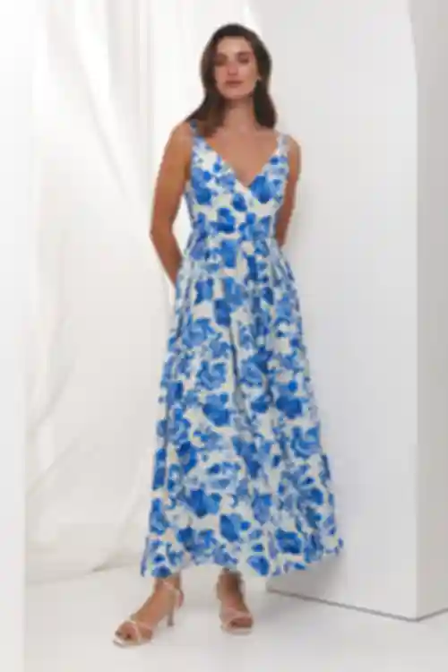  Sukienka maxi z V-neck jedwab tkanina odcinkowa niebieskie kwiaty na mlecznym