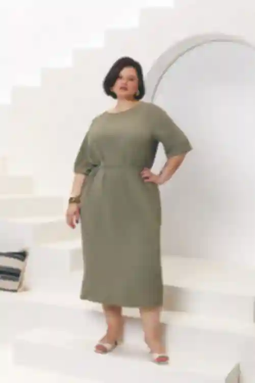 Sukienka midi z krótkim rękawem wiskoza w kolorze khaki duży rozmiar