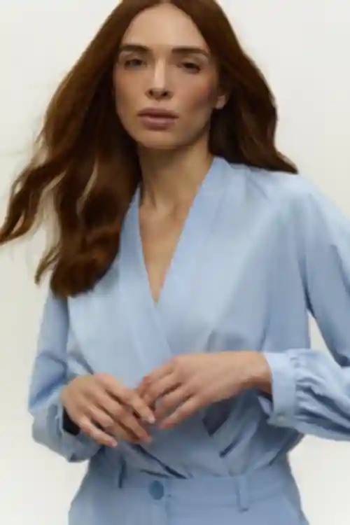 Bluzka typu body soft w kolorze niebieskim